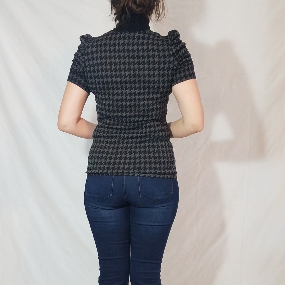 Beautiful woman's top - Picture 7 of 8